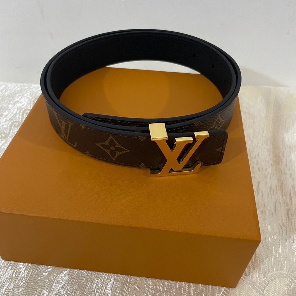 Louis Vuitton Iconic LV Initiales Reversible Belt. Size 85cm/34in.